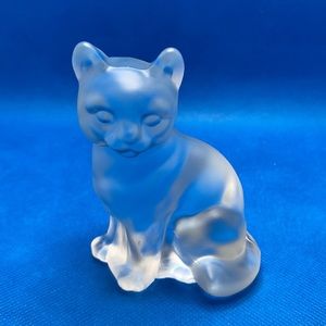 Fenton Art Glass Frosted Sitting Cat Kitten Figurine